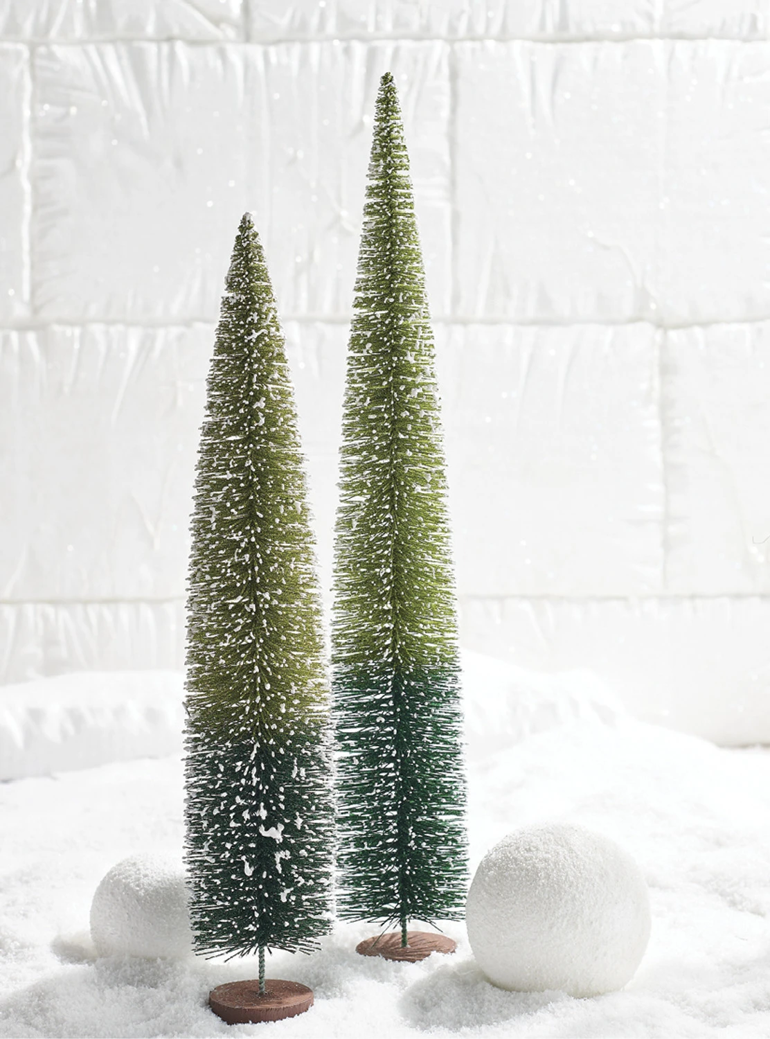Raz Large 23" Two Tone Bottle Brush Christmas Tree Decoration 4219186 3 Raz Large 23" Two Tone Bottle Brush Christmas Tree Decoration 4219186