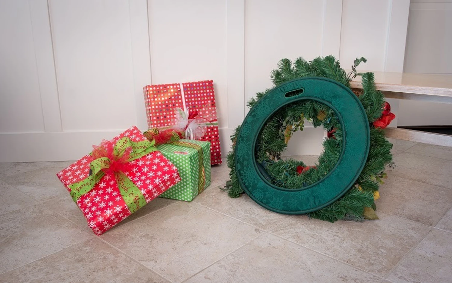 Village Lighting Deluxe Door Saver For Christmas Wreaths V-11101-DLX 7 Village Lighting Deluxe Door Saver For Christmas Wreaths V-11101-DLX - Image 5